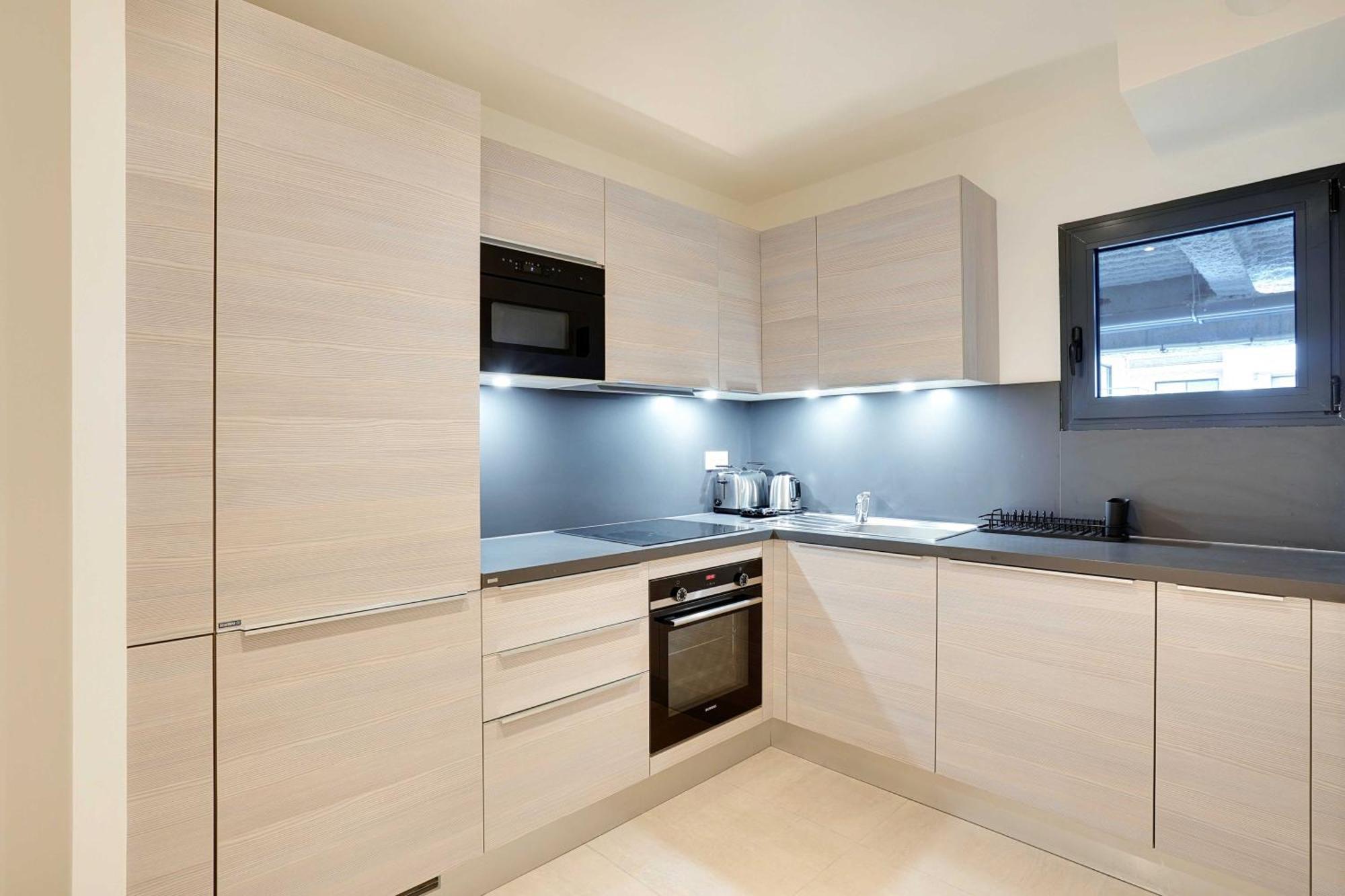 Raffinement Et Confort Dans Cette Residence A ルヴァロワ＝ペレ エクステリア 写真