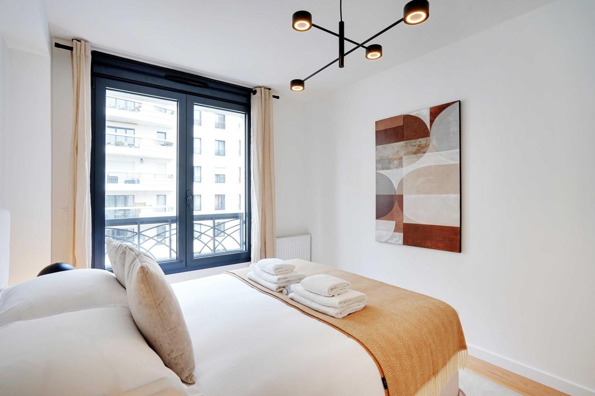 Raffinement Et Confort Dans Cette Residence A ルヴァロワ＝ペレ エクステリア 写真